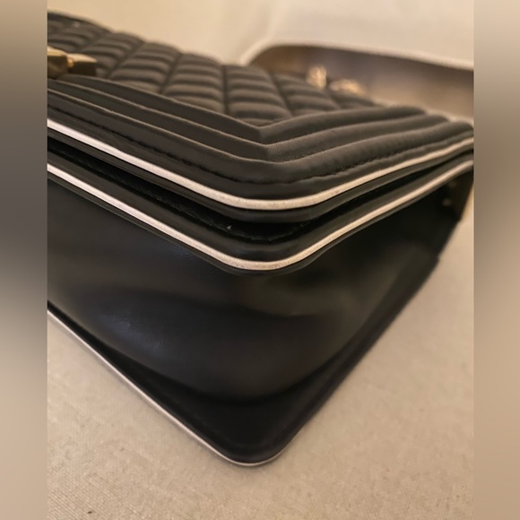 Chanel Classic Flap Black Medium Boy Bag with Top Handle - Picture 10 of 16